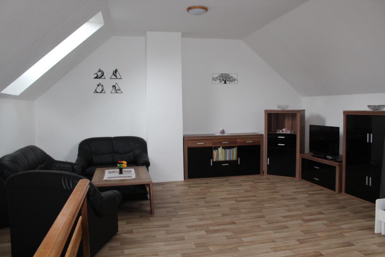 Apartman Rapotin, Jesenicka 296, 3Km Od Termalniho Parku Velke Losiny מראה חיצוני תמונה